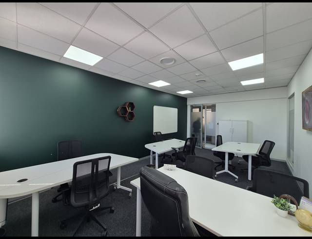 53M² SERVICED OFFICE TO LET IN SANDTON CENTRAL